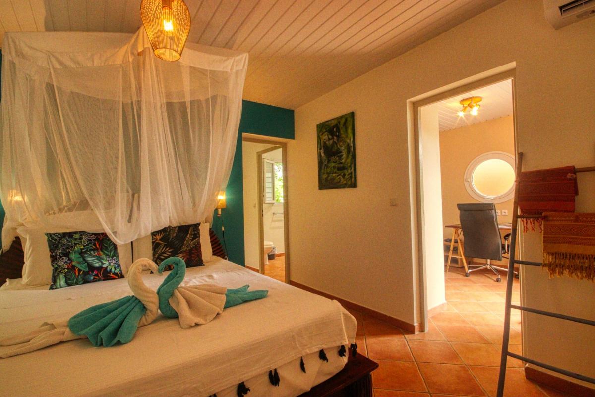 20Location villa piscine le diamant martinique_chambre 1 et bureau